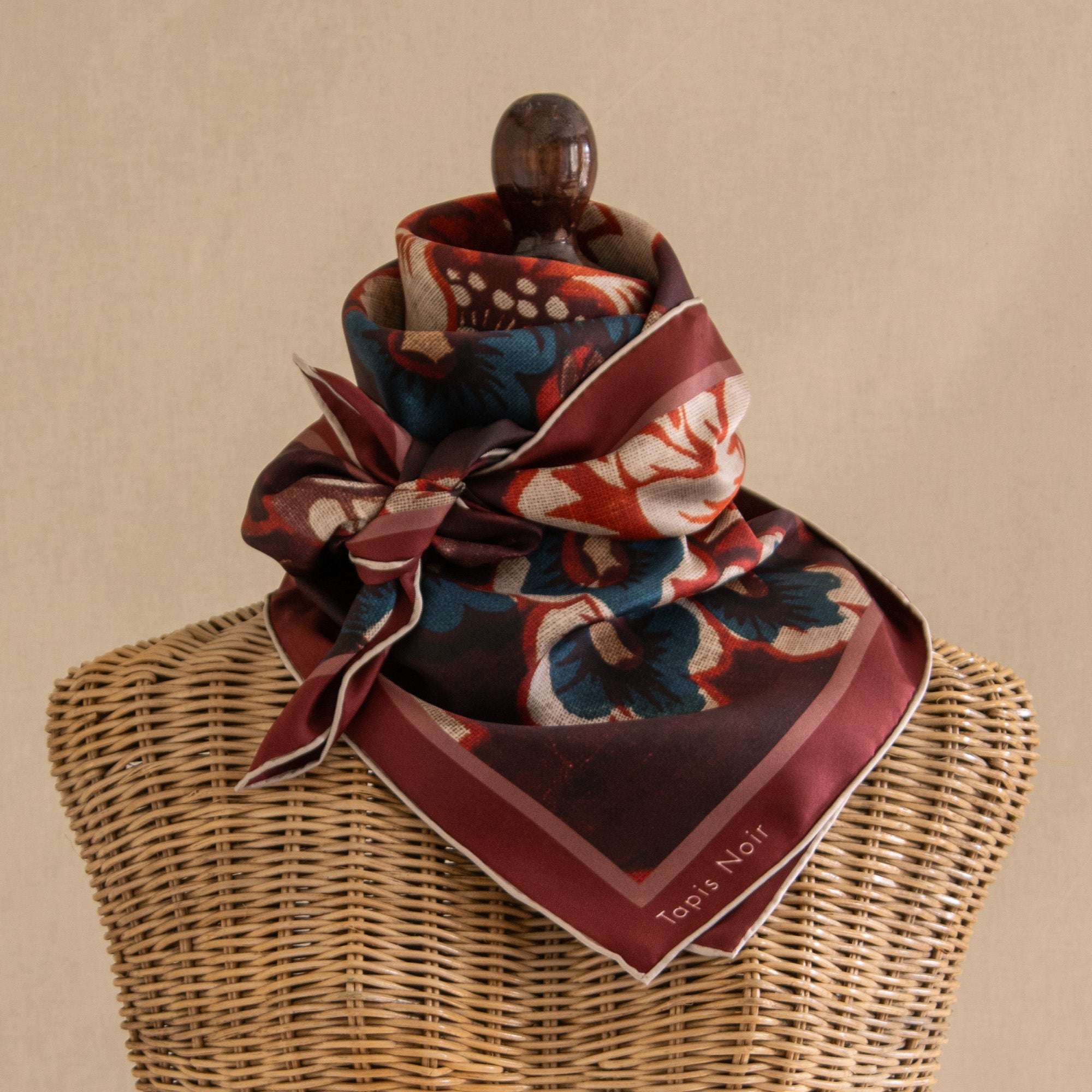Tapis Noir Classical Dark Bloom Scarf Classical Bordeaux