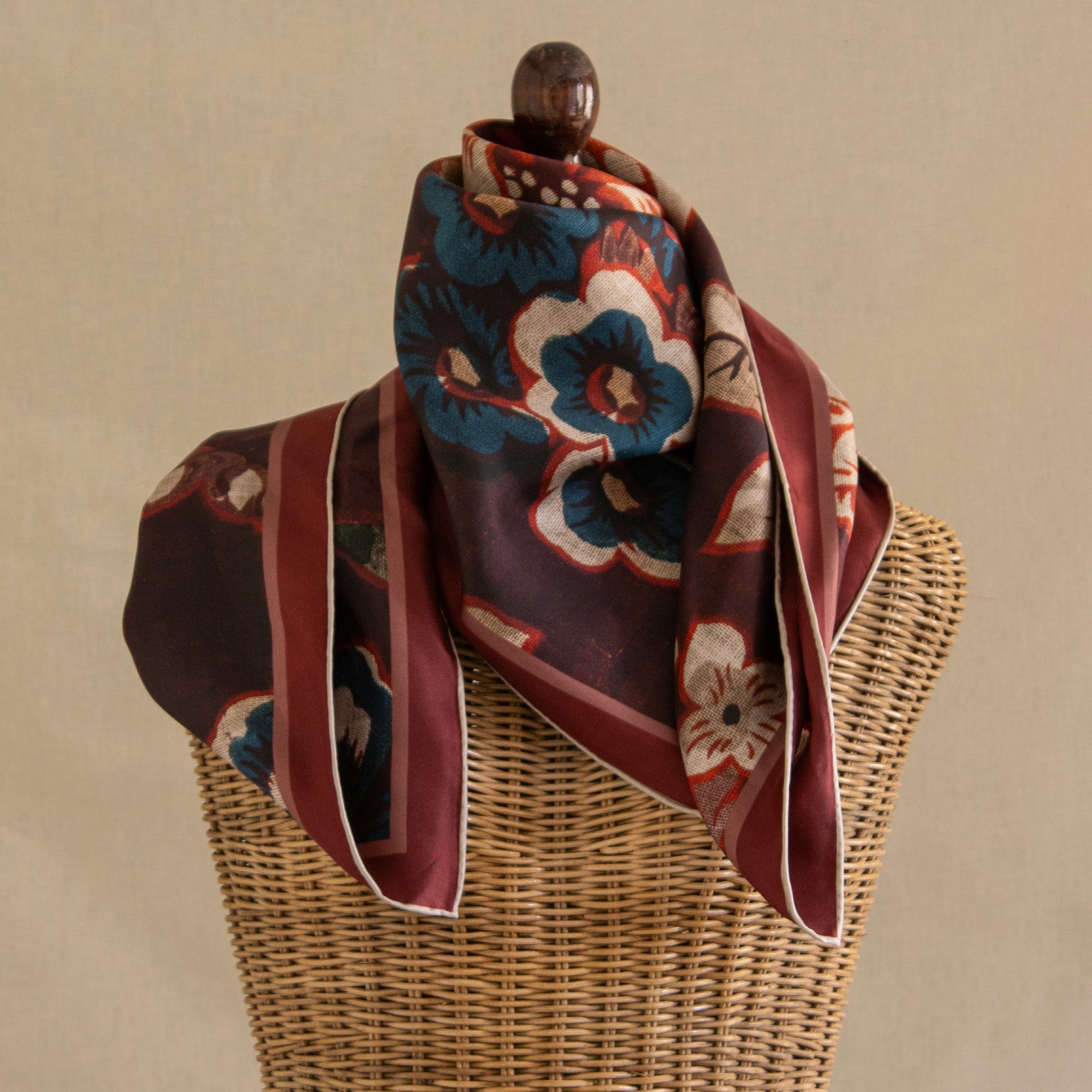 Tapis Noir Classical Dark Bloom Scarf Classical Bordeaux