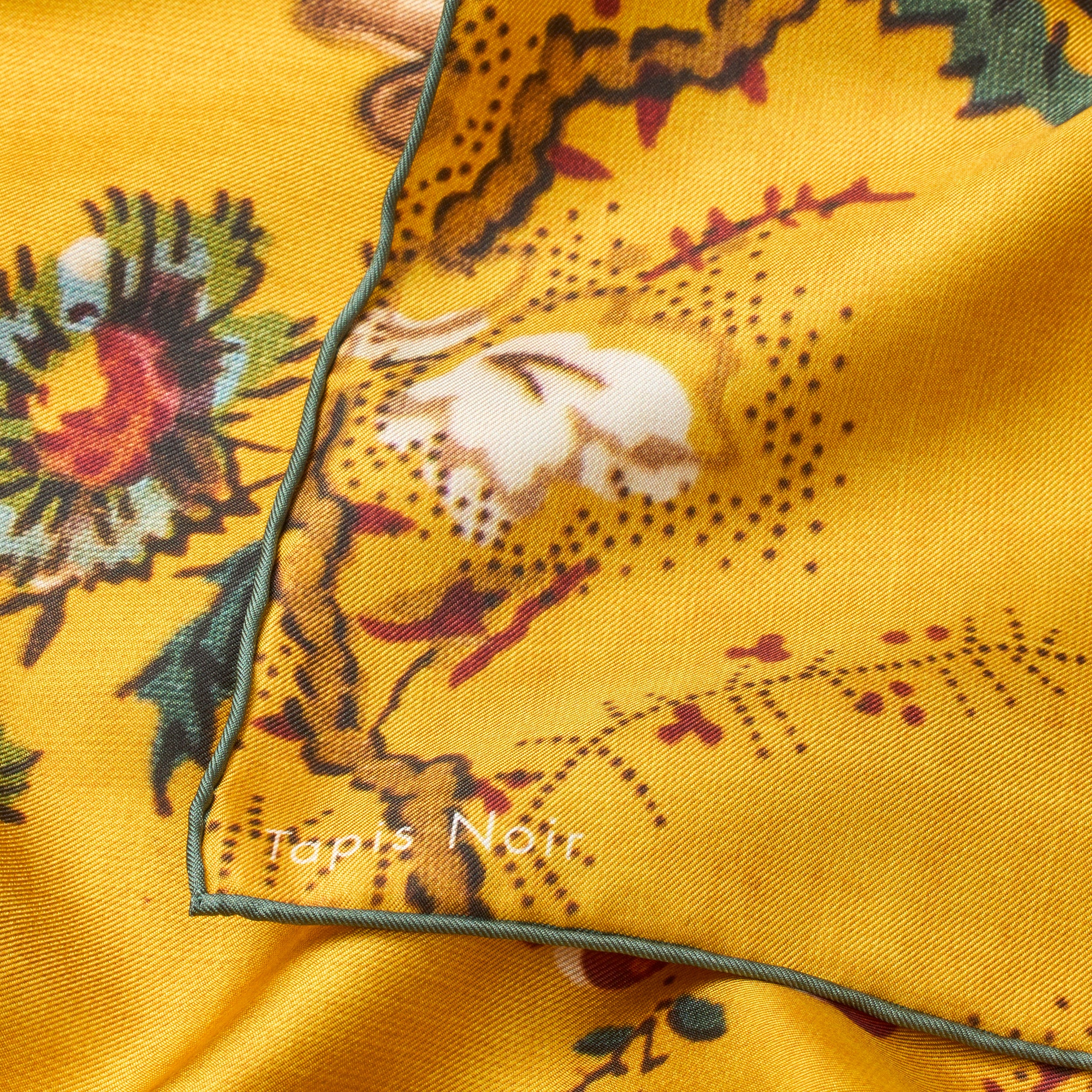 Tapis Noir Classical Elena Scarf Classical Yellow