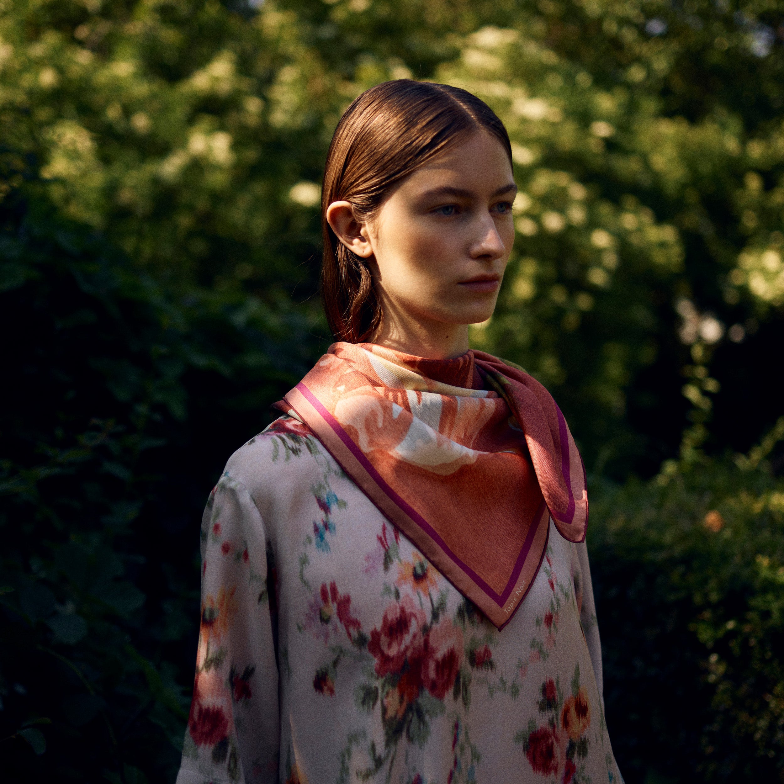 Tapis Noir Classical Evelyn Scarf Classical Red