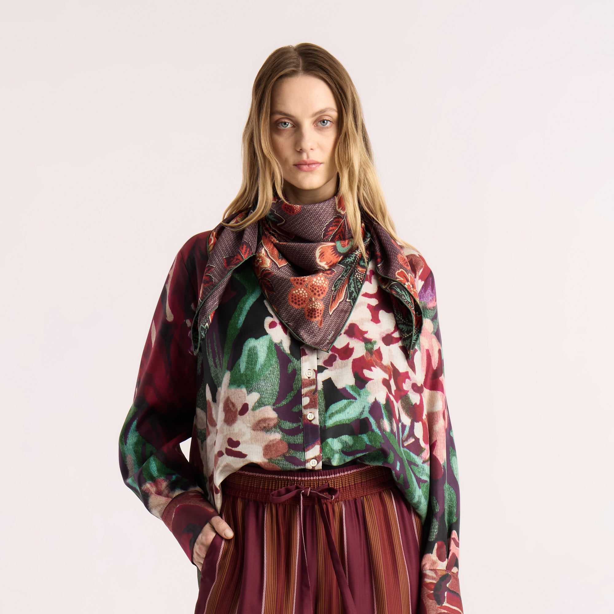 Tapis Noir Classical Gia Scarf Classical Red