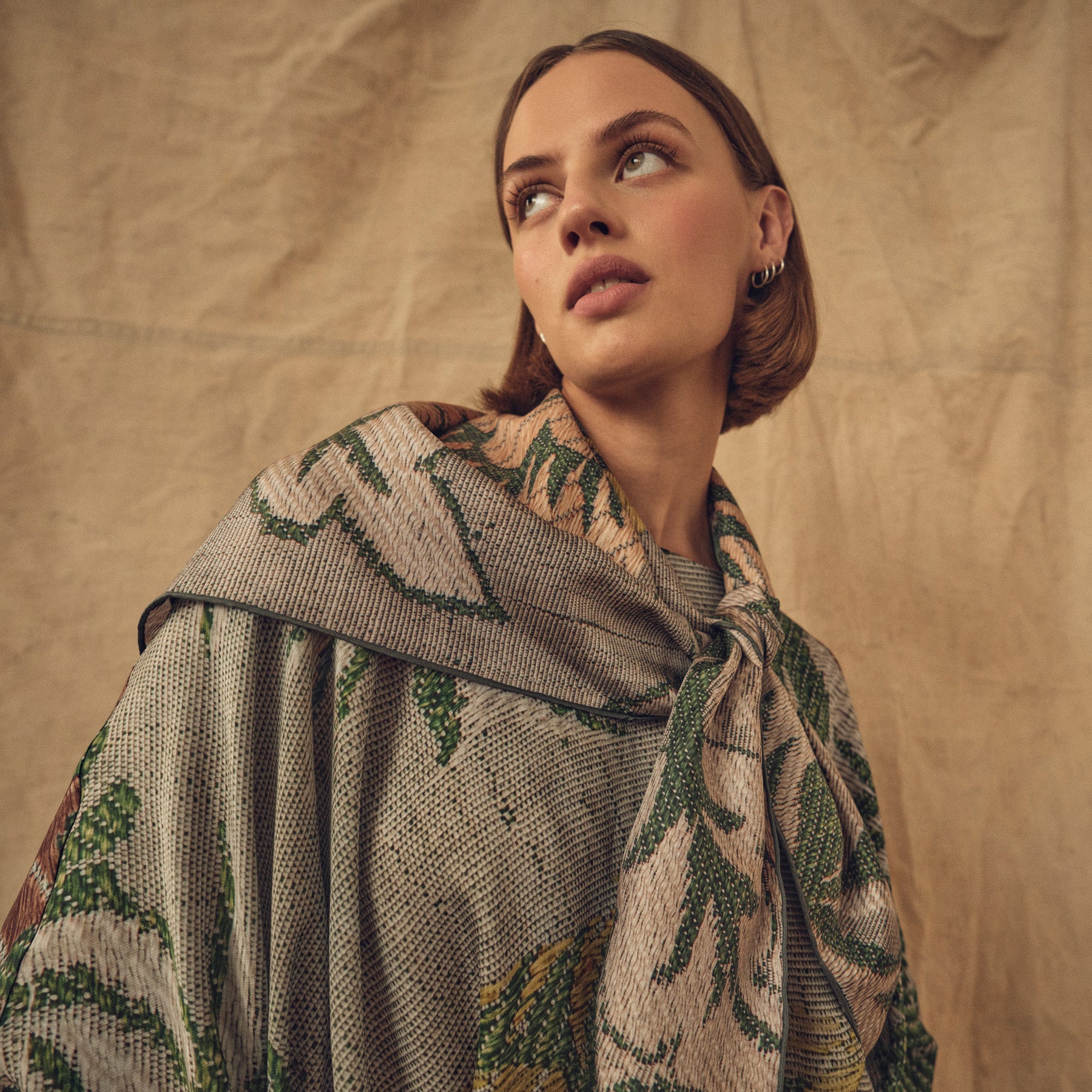 Tapis Noir Classical Green Flower Scarf Classical Green