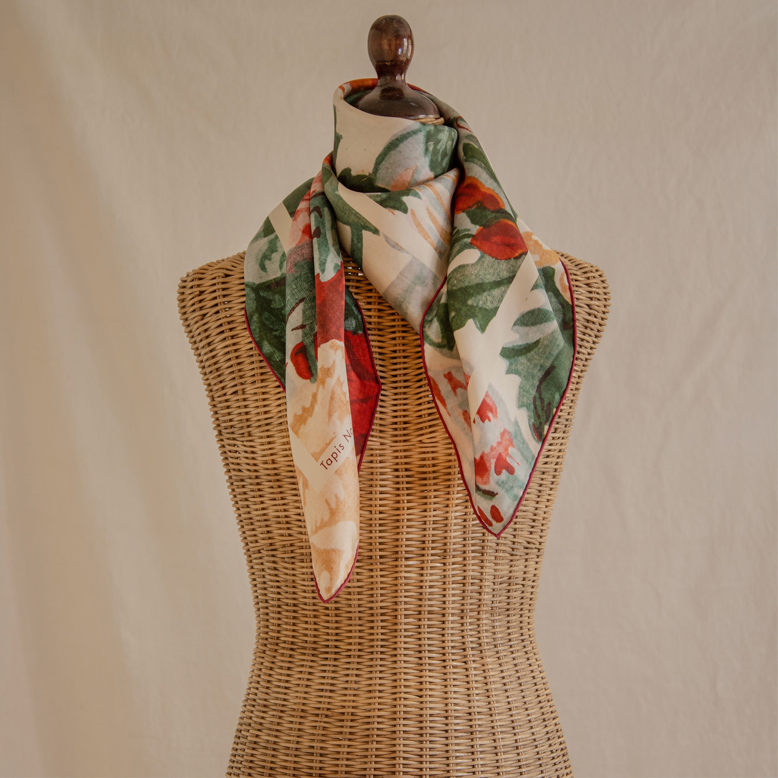 Tapis Noir Classical Multicolor Flower Scarf Classical Multicolor