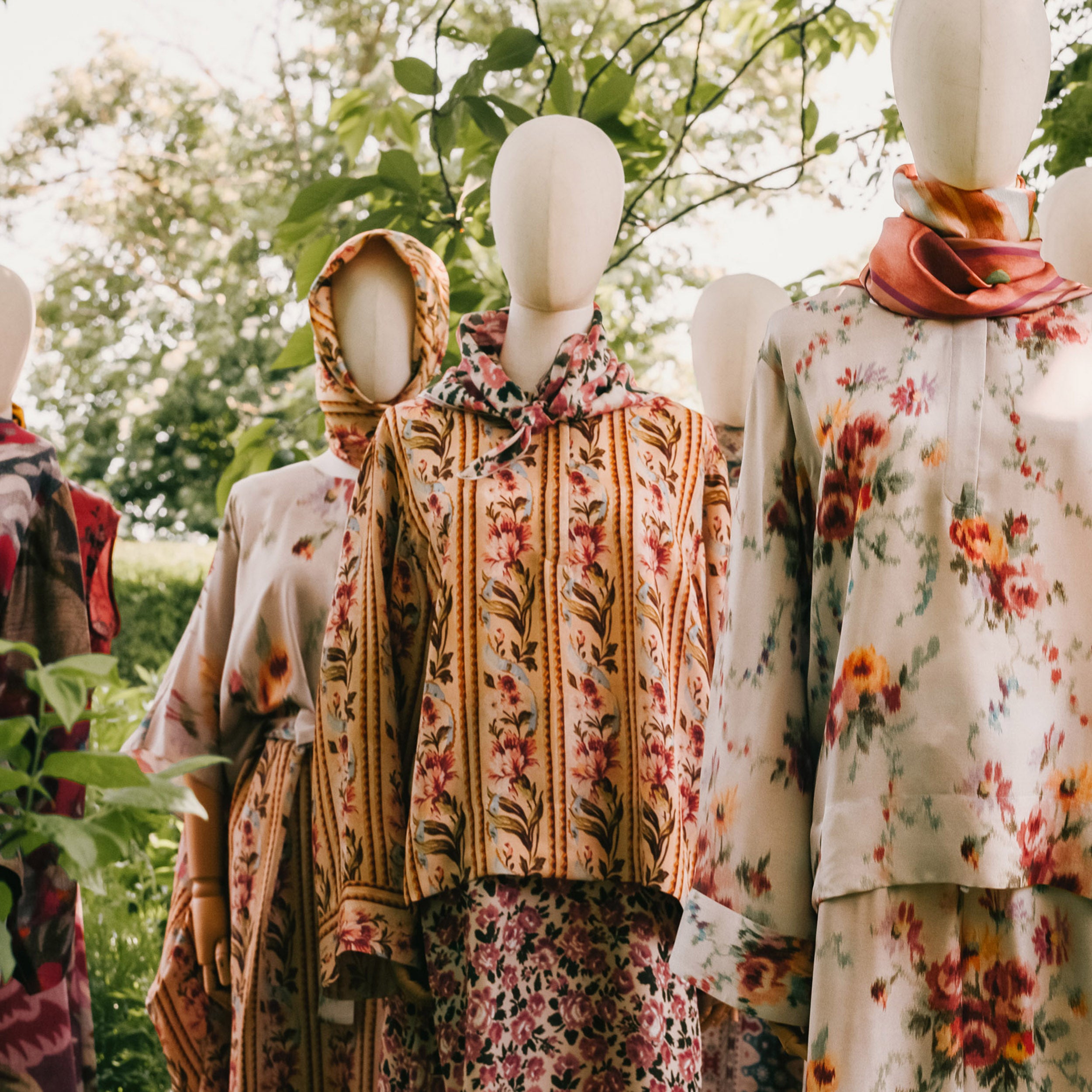 Tapis Noir Danielle Silk Top - Stripe Top Gold