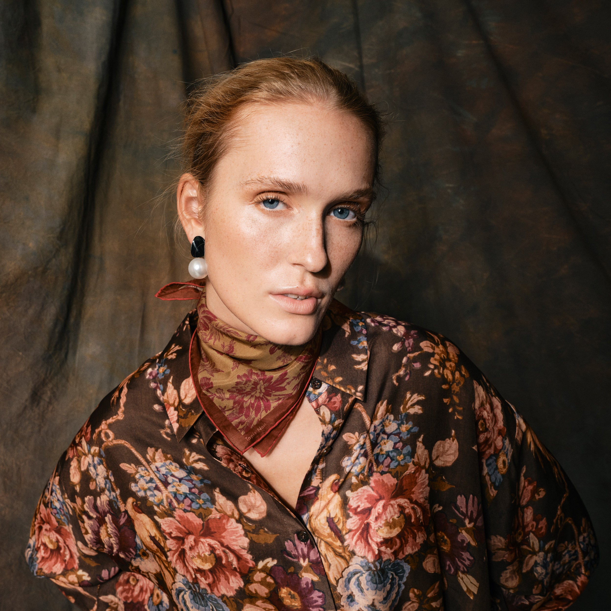 Tapis Noir Darla Silk Shirt - Dark olive Shirt Dark olive