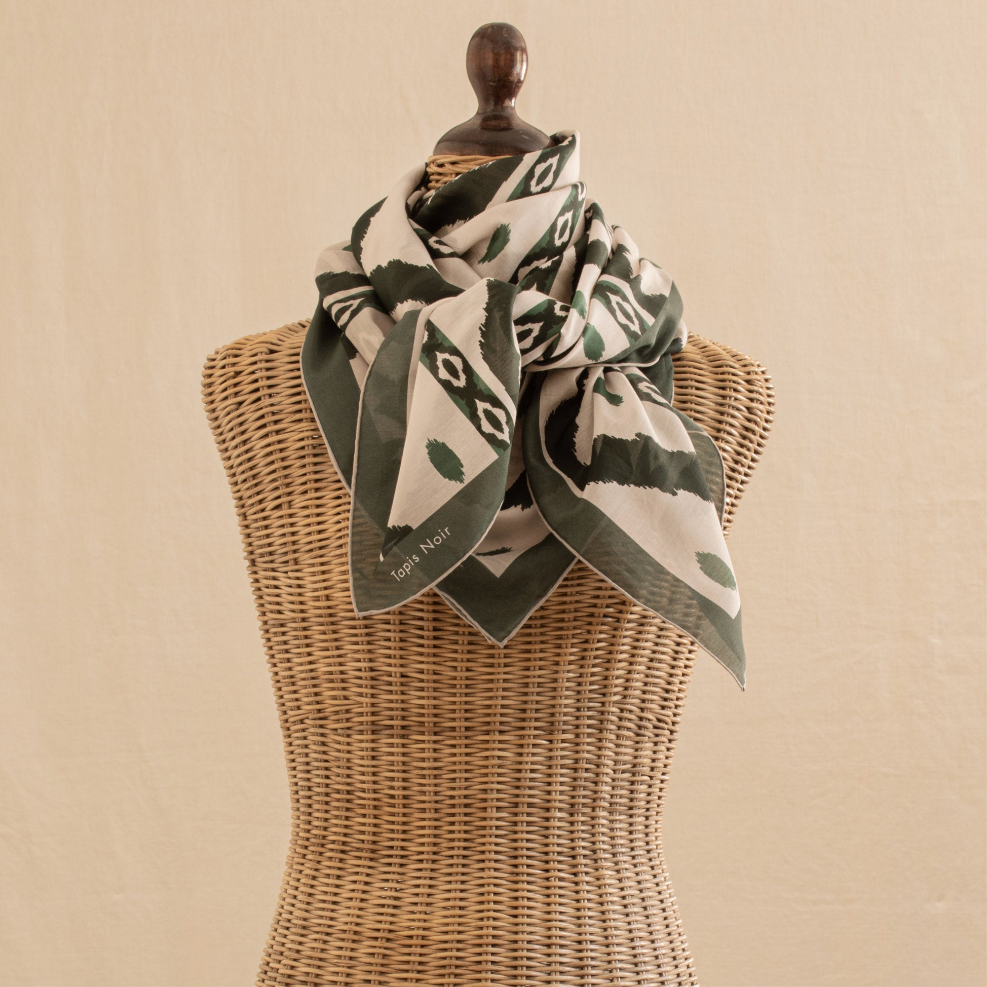 Tapis Noir Large Light Green Wave Scarf Light Large Green