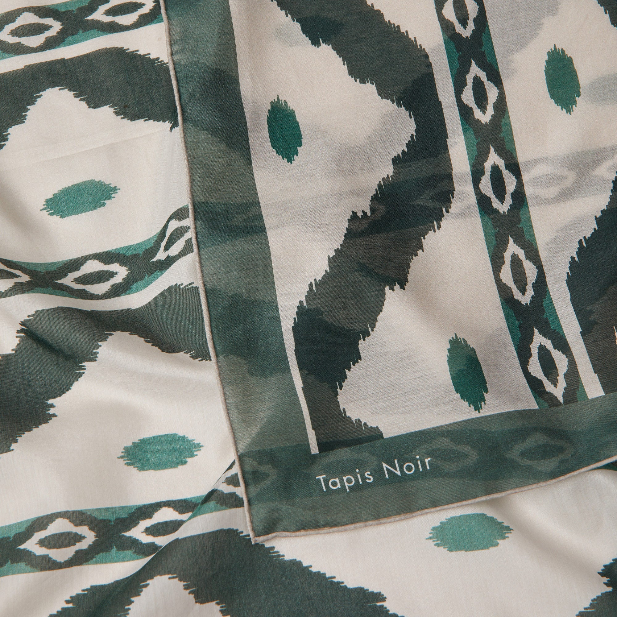 Tapis Noir Large Light Green Wave Scarf Light Large Green