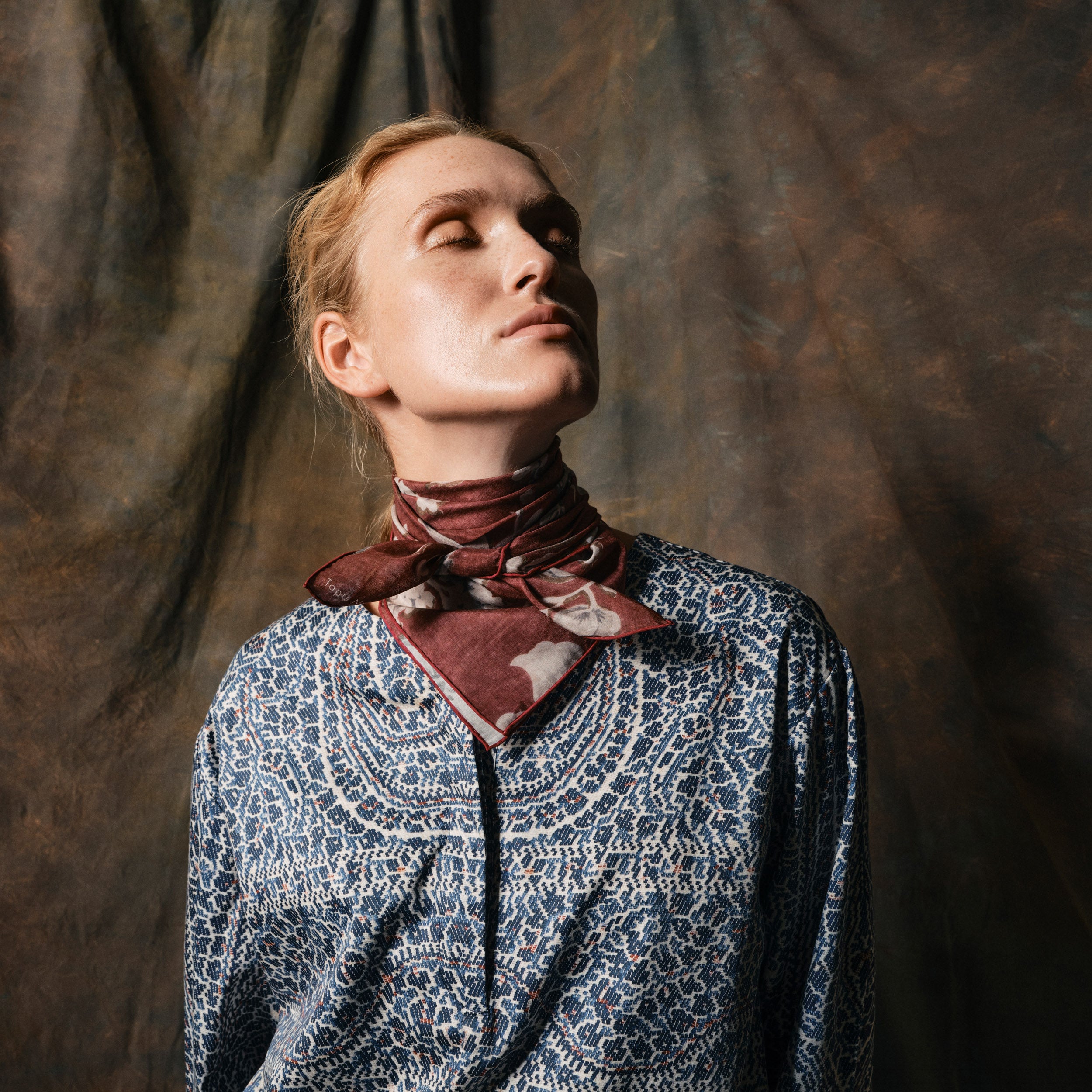 Tapis Noir Light Dana Scarf Light Red