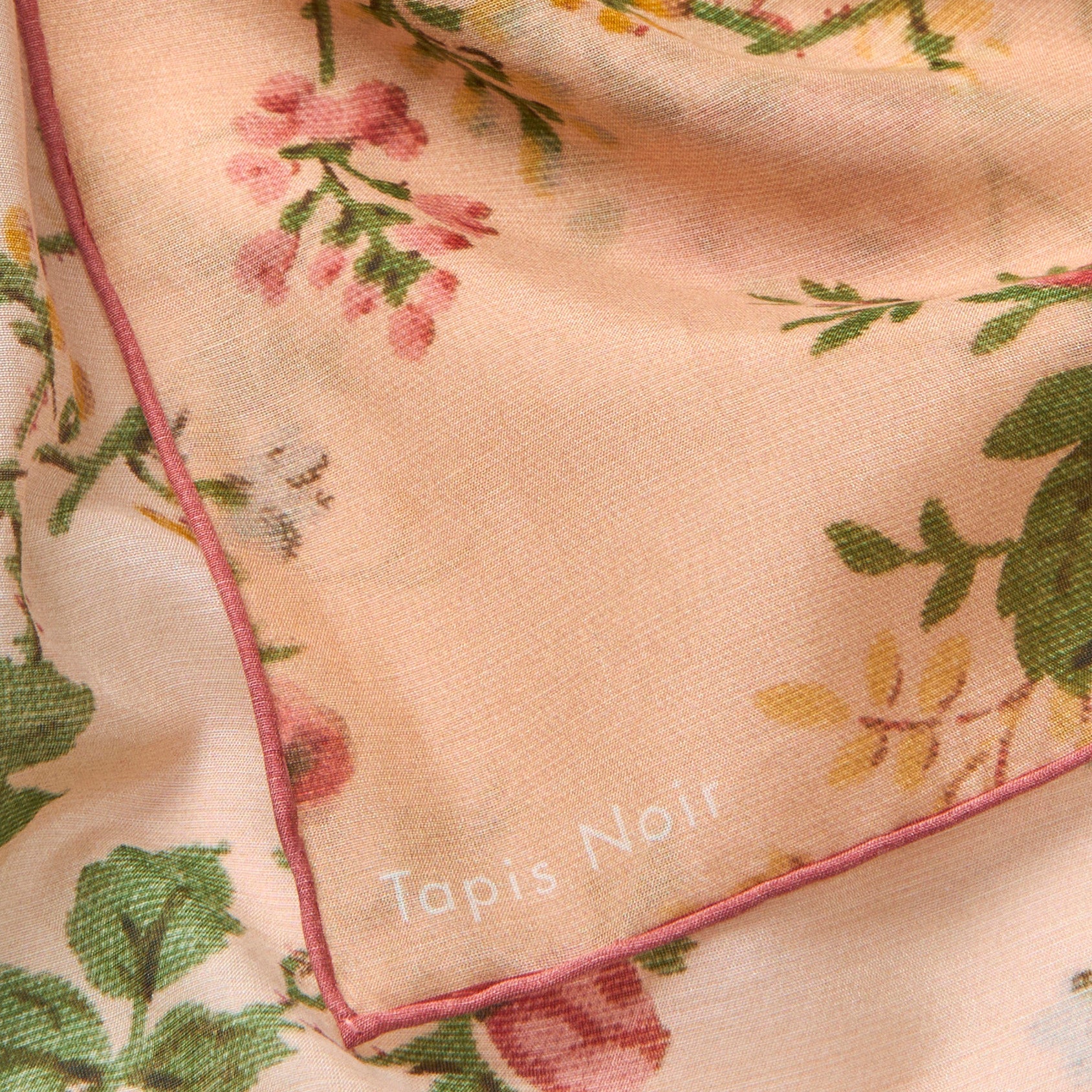 Tapis Noir Light Dawn Scarf Light Soft Pink