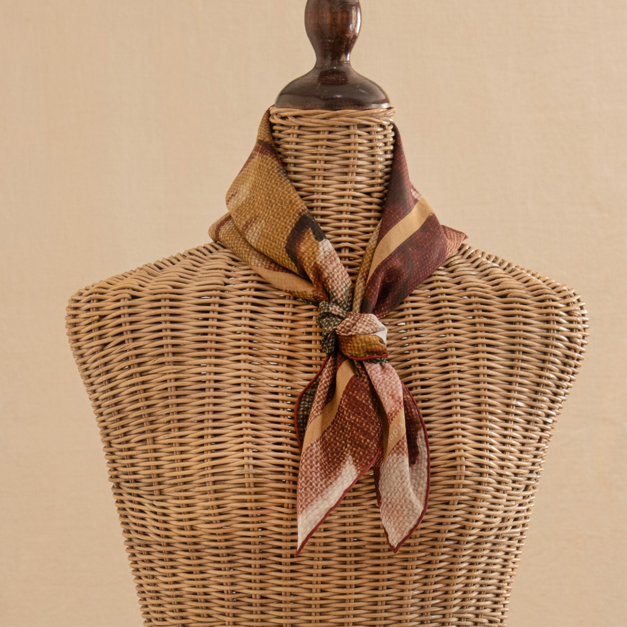Tapis Noir Light Dusty Bloom Scarf Light Bordeaux
