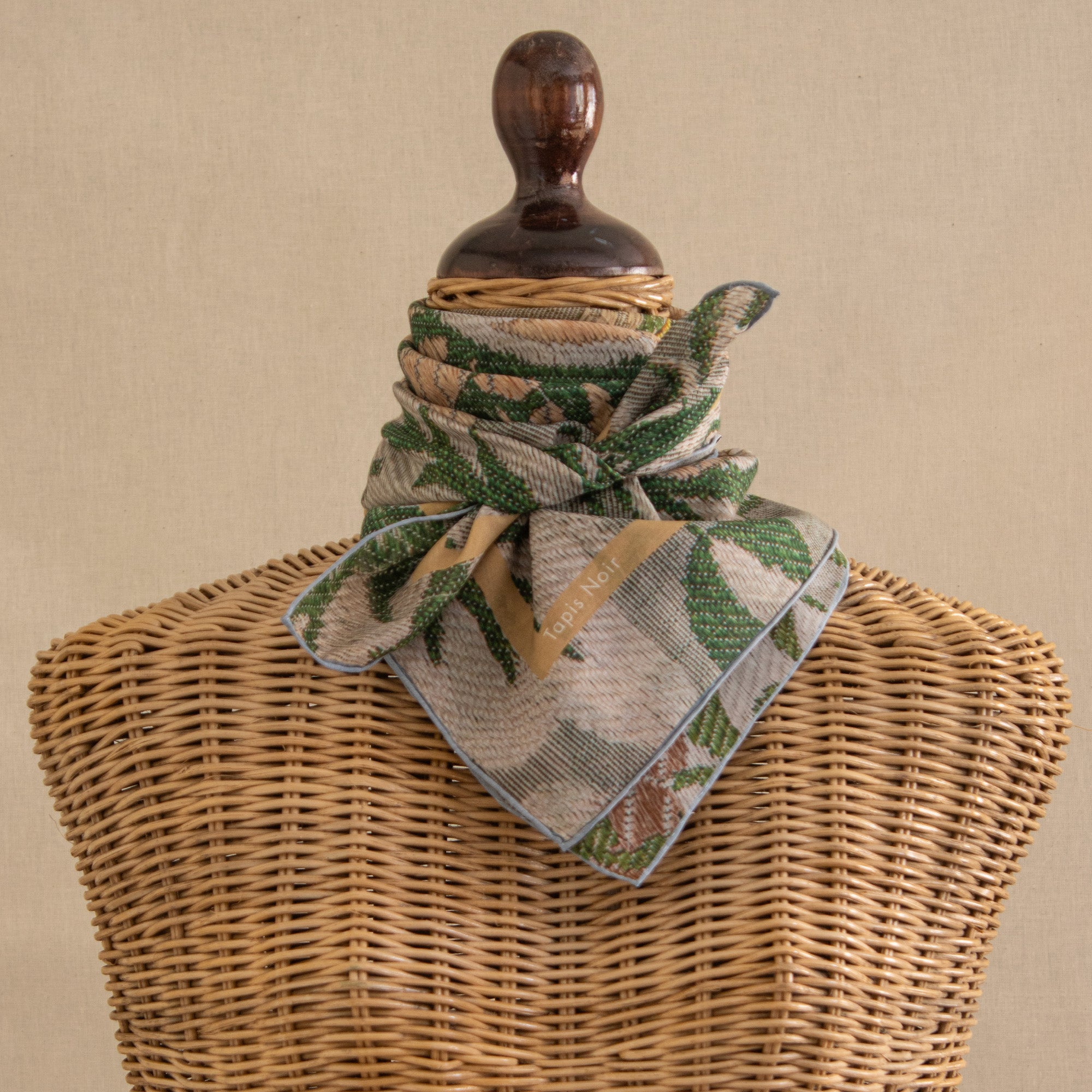 Tapis Noir Light Green Flower Scarf Light Green