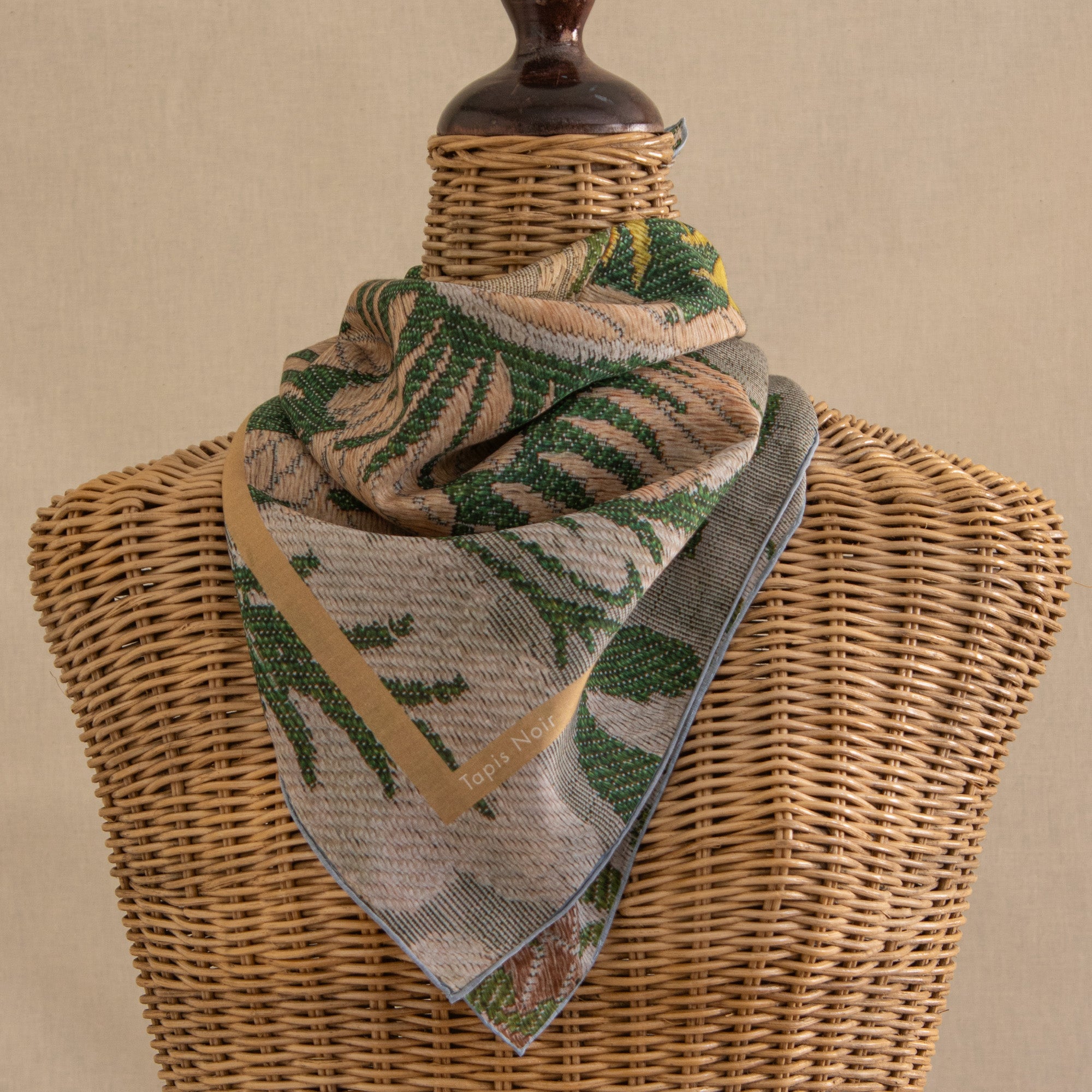Tapis Noir Light Green Flower Scarf Light Green