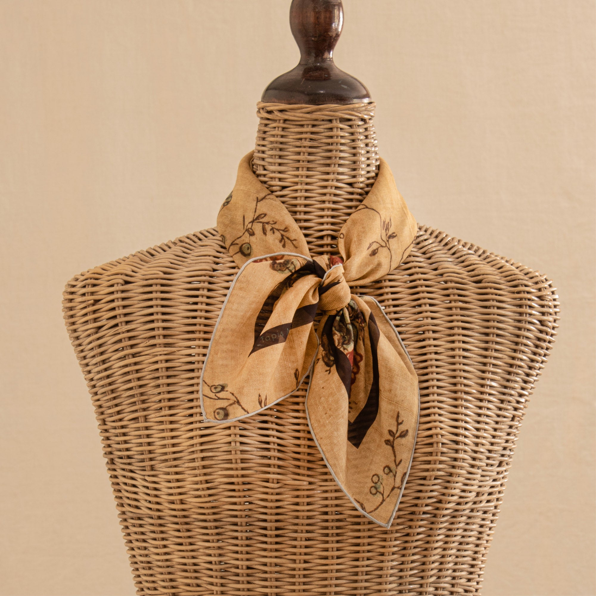 Tapis Noir Light Ochre Bloom Scarf Light Yellow