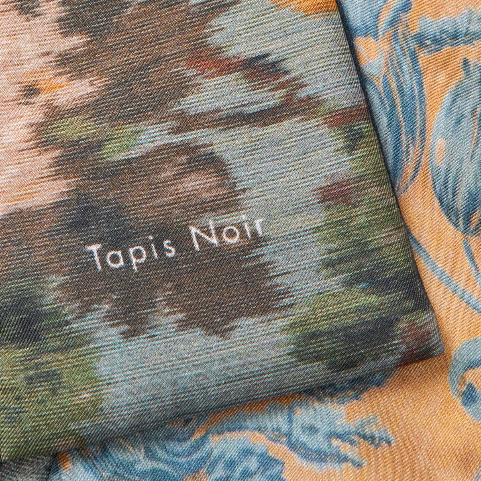 Tapis Noir Puffer Scarf Dani Puffer Blue