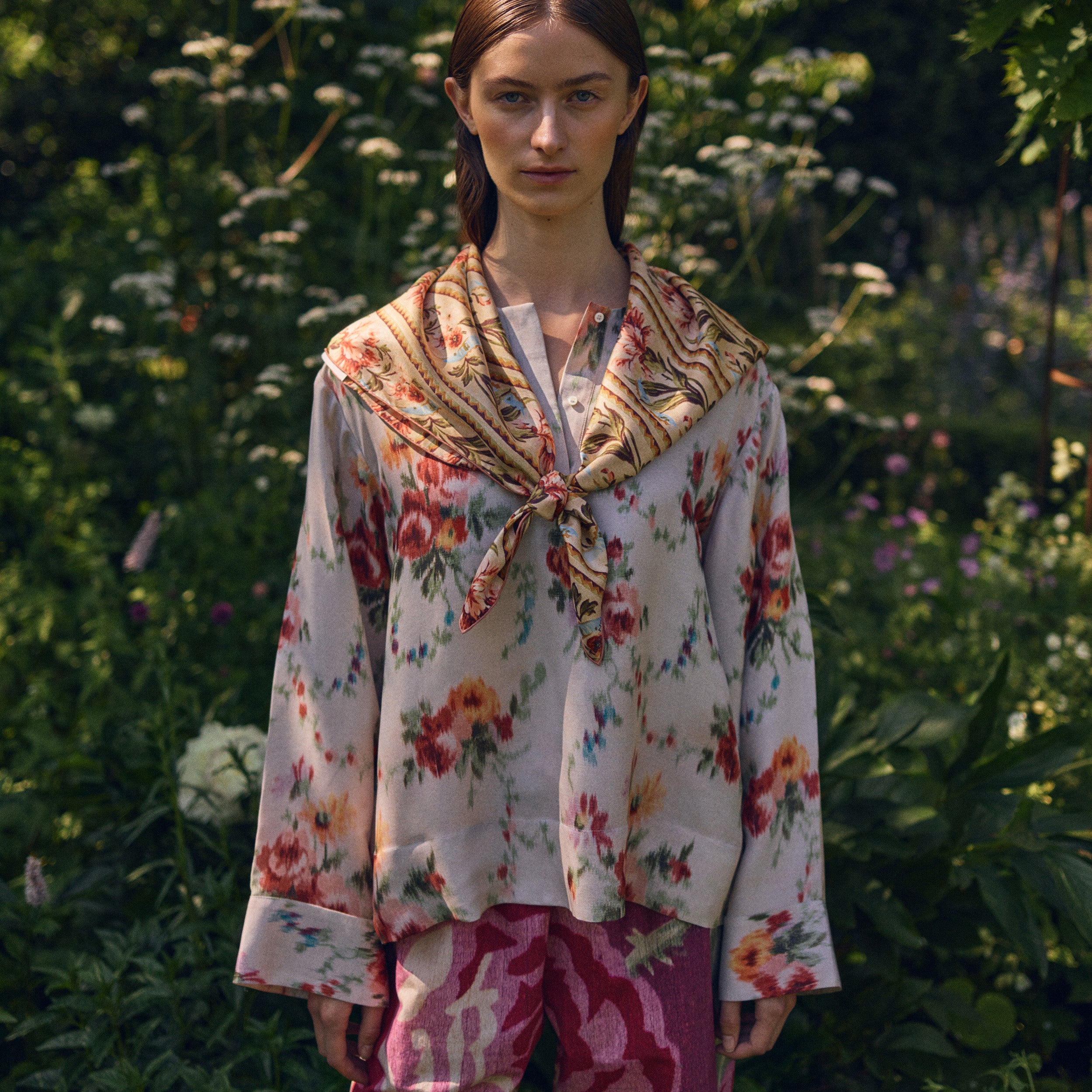 Tapis Noir Classical Ella Scarf Classical Gold