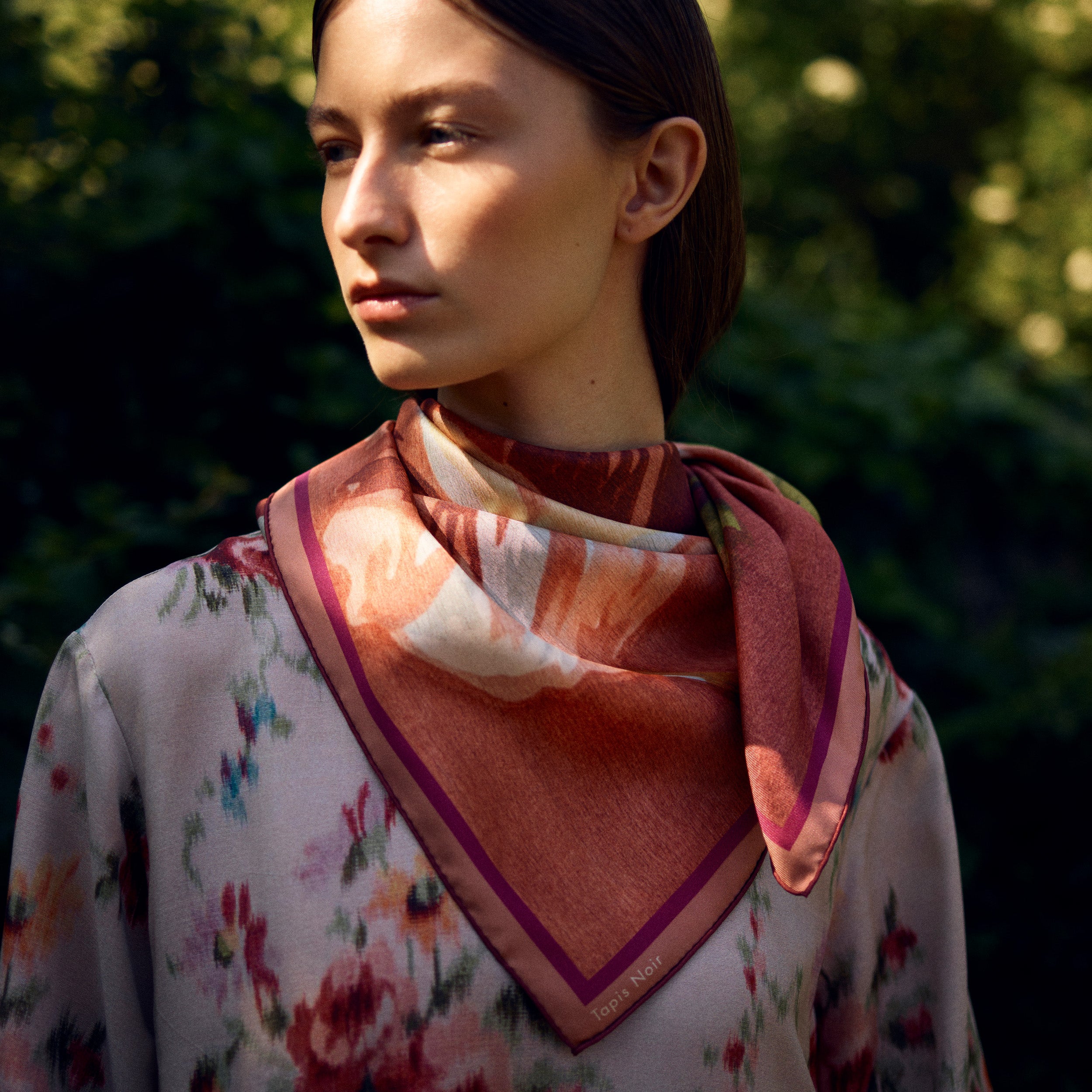 Tapis Noir Classical Evelyn Scarf Classical Red