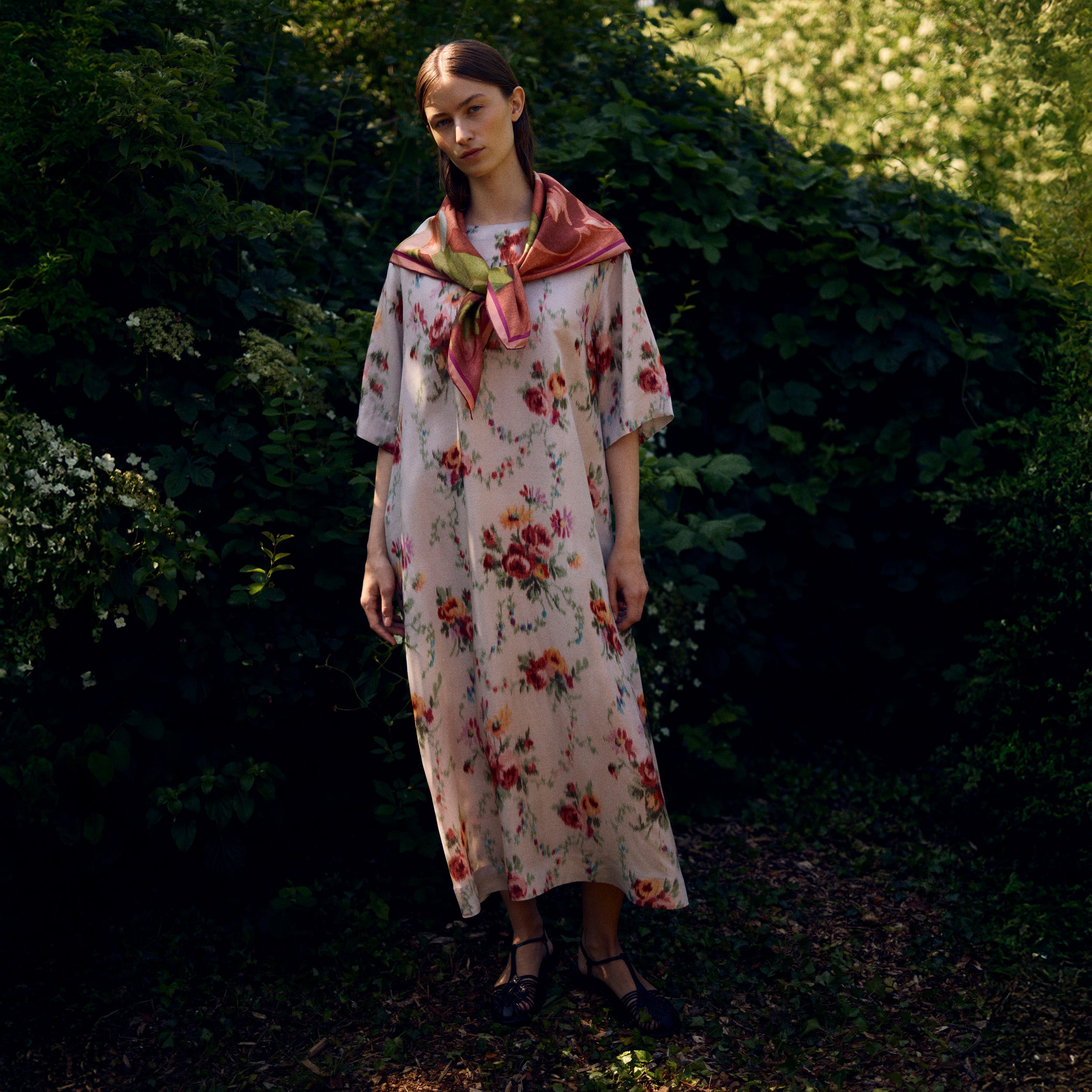 Tapis Noir Classical Evelyn Scarf Classical Red