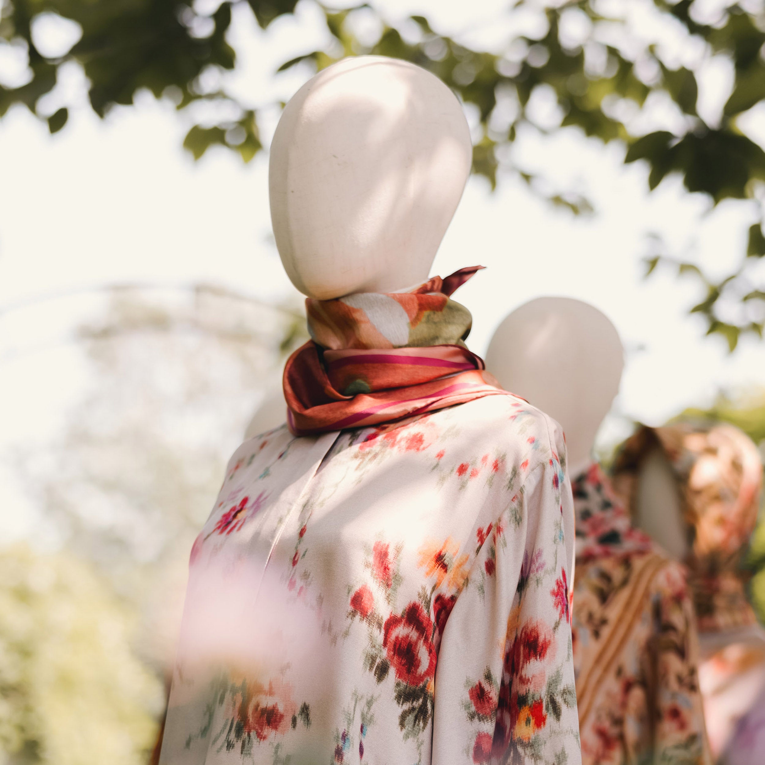 Tapis Noir Classical Evelyn Scarf Classical Red