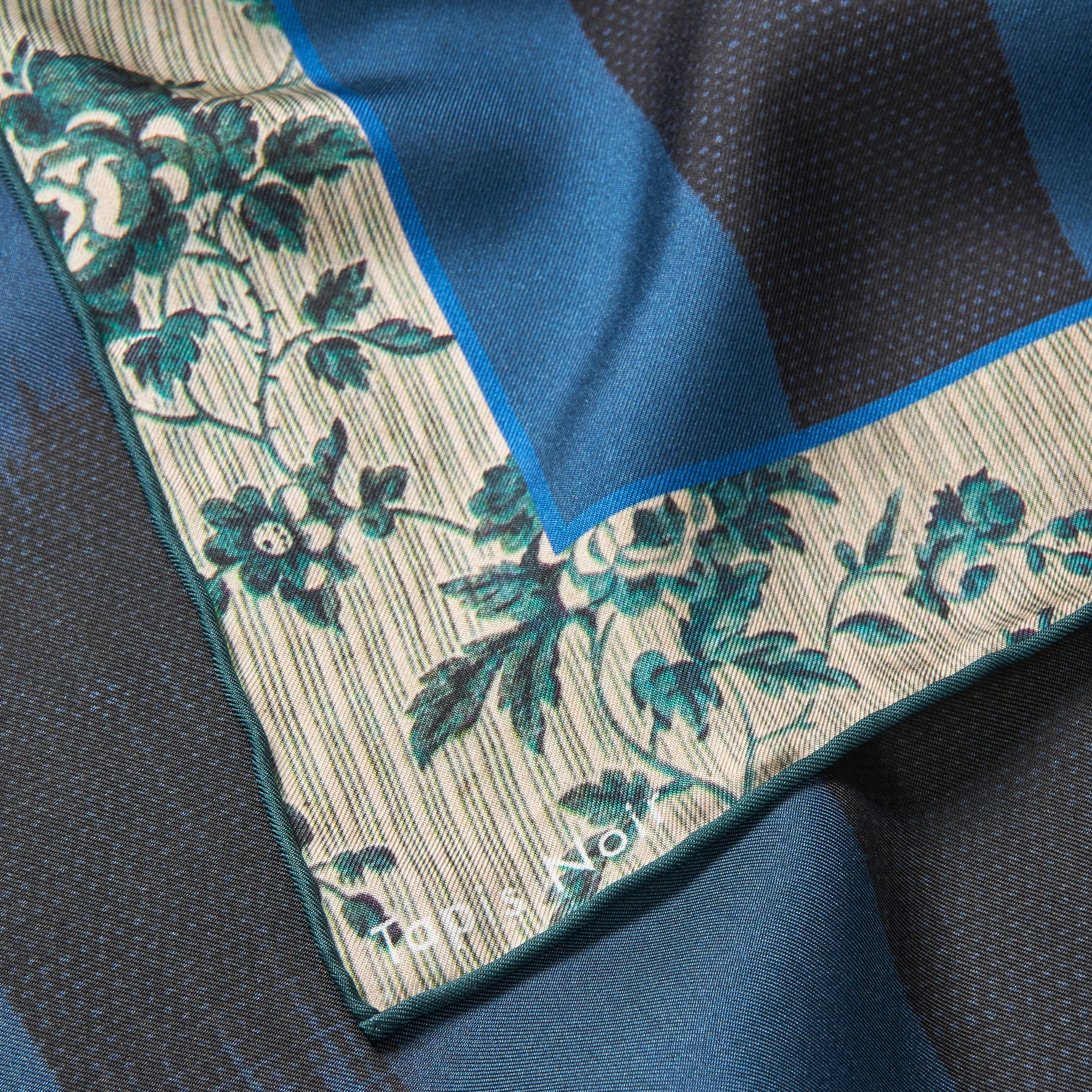 Tapis Noir Classical Gwen Scarf Classical Blue