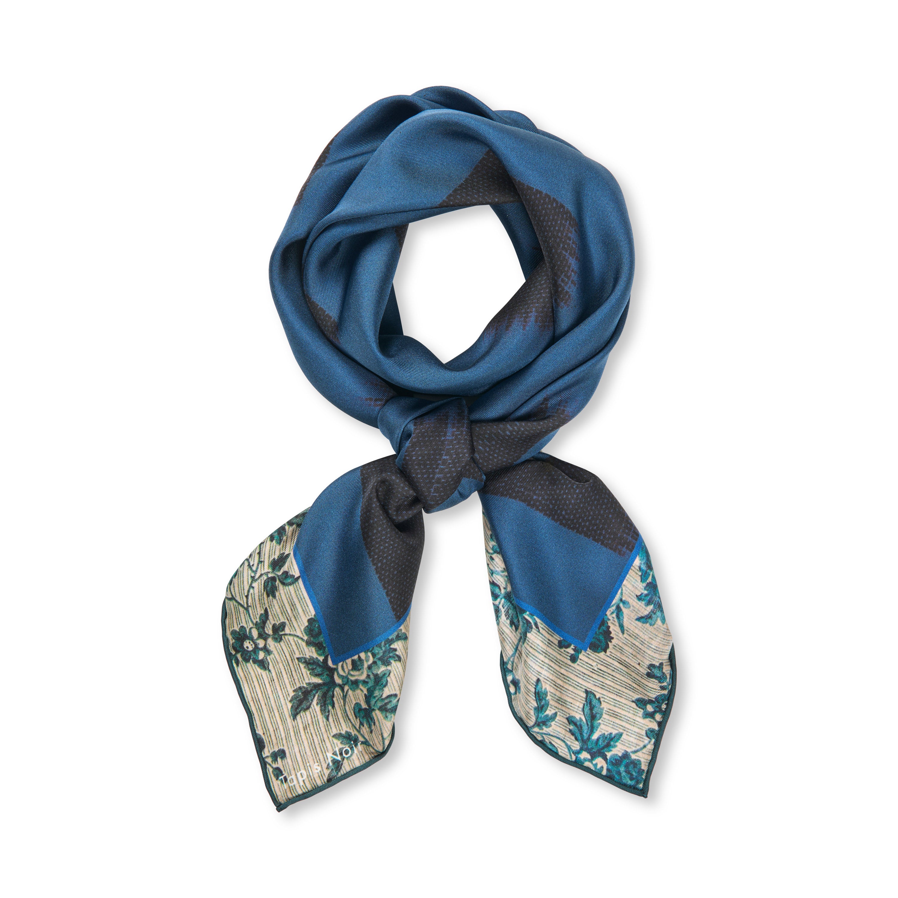Tapis Noir Classical Gwen Scarf Classical Blue