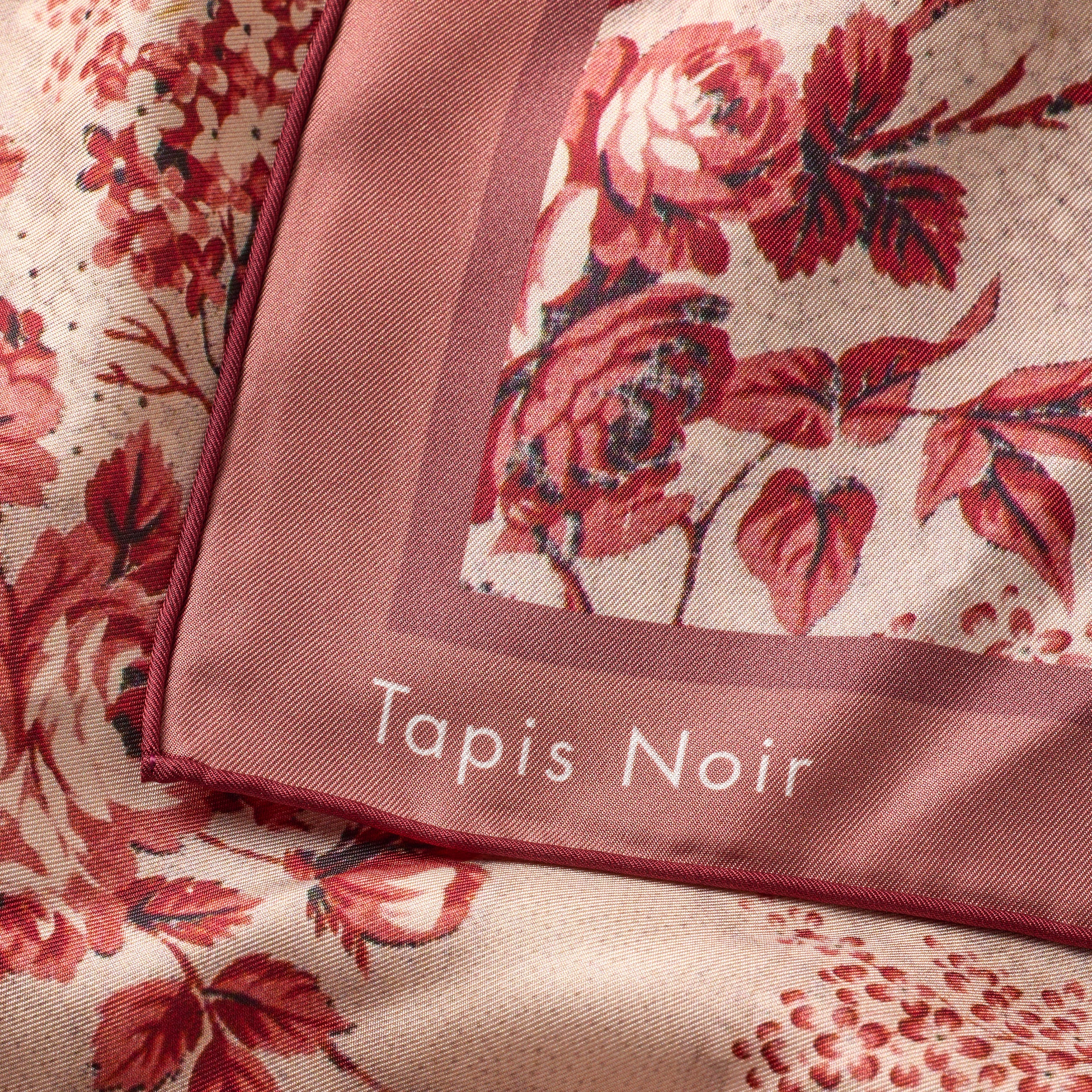 Tapis Noir Classical Red Toile Scarf Classical Red