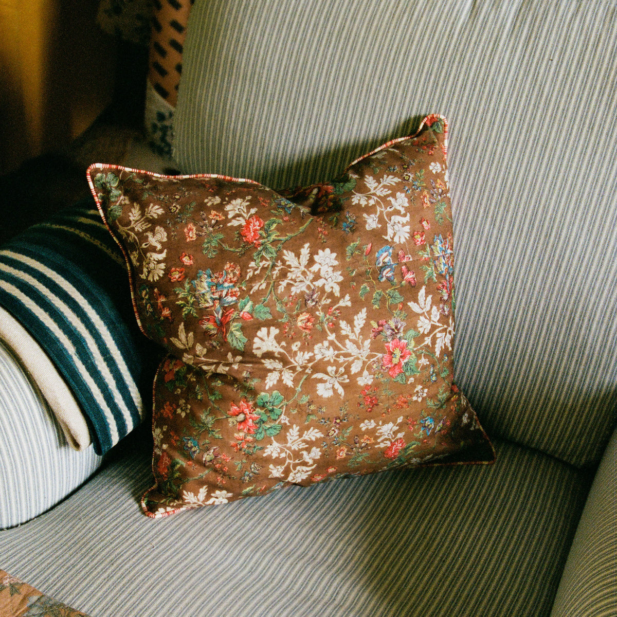Tapis Noir Cushion Gladys Cushion Brown