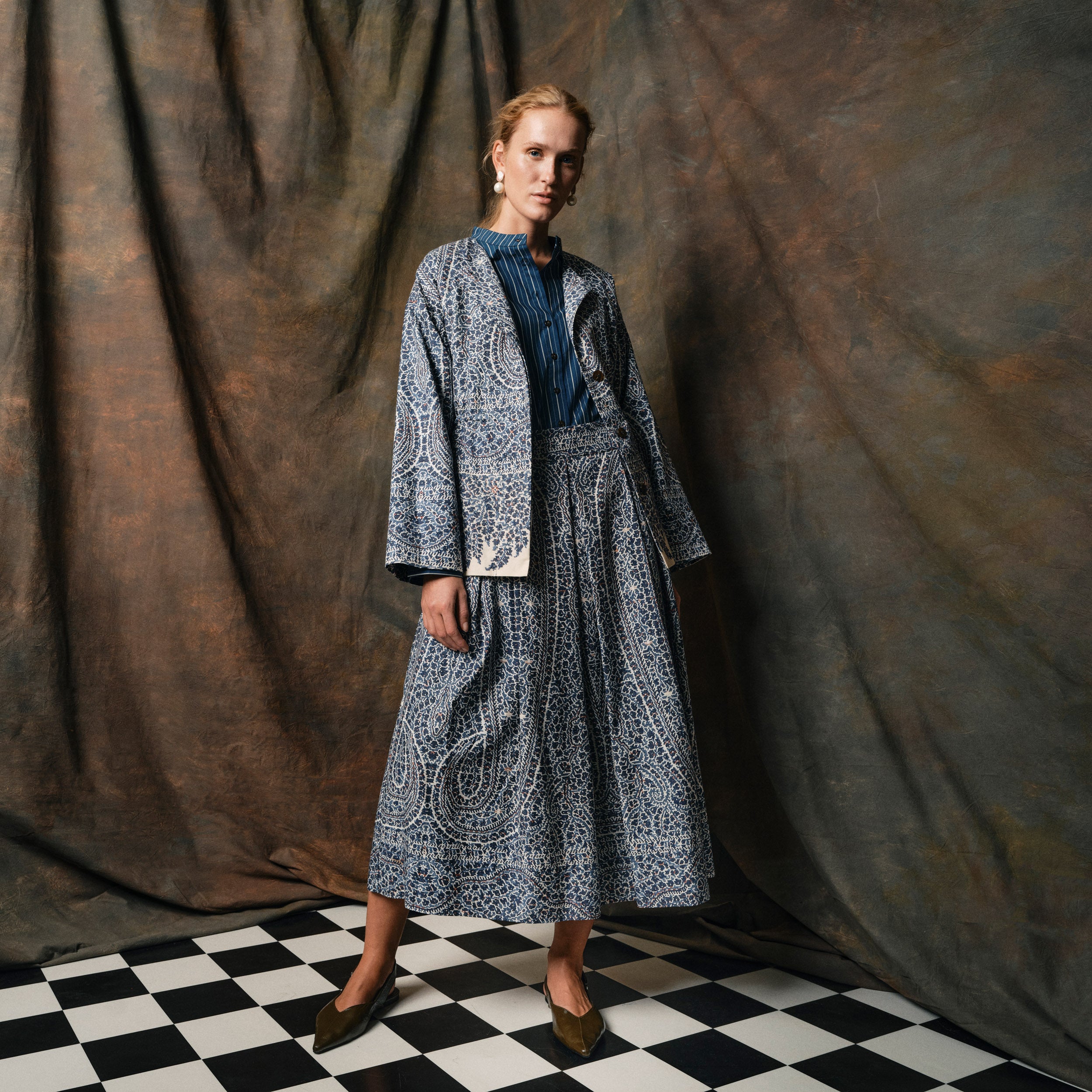 Tapis Noir Dilia Silk Skirt - Blue paisley Skirt Blue
