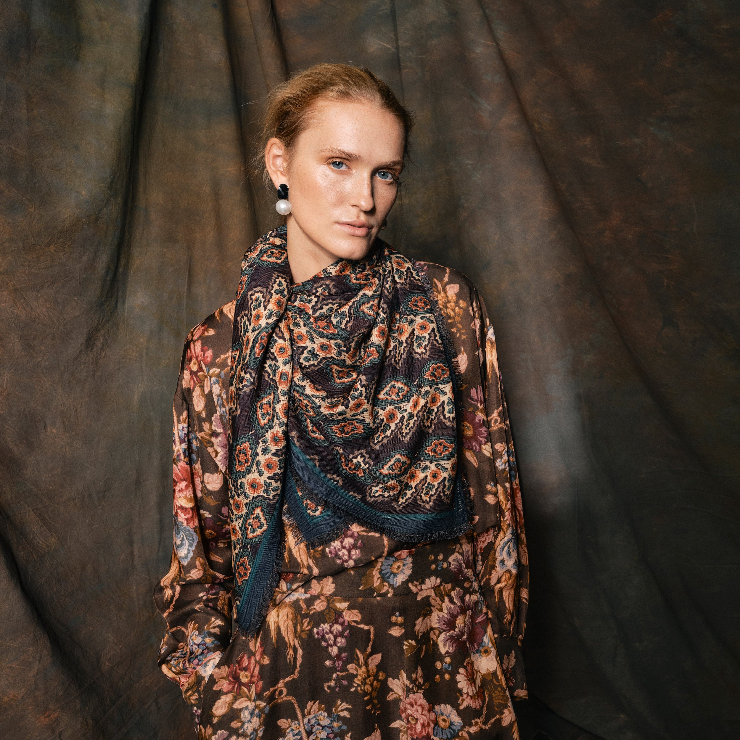 Tapis Noir Large Dara Scarf Large Brown