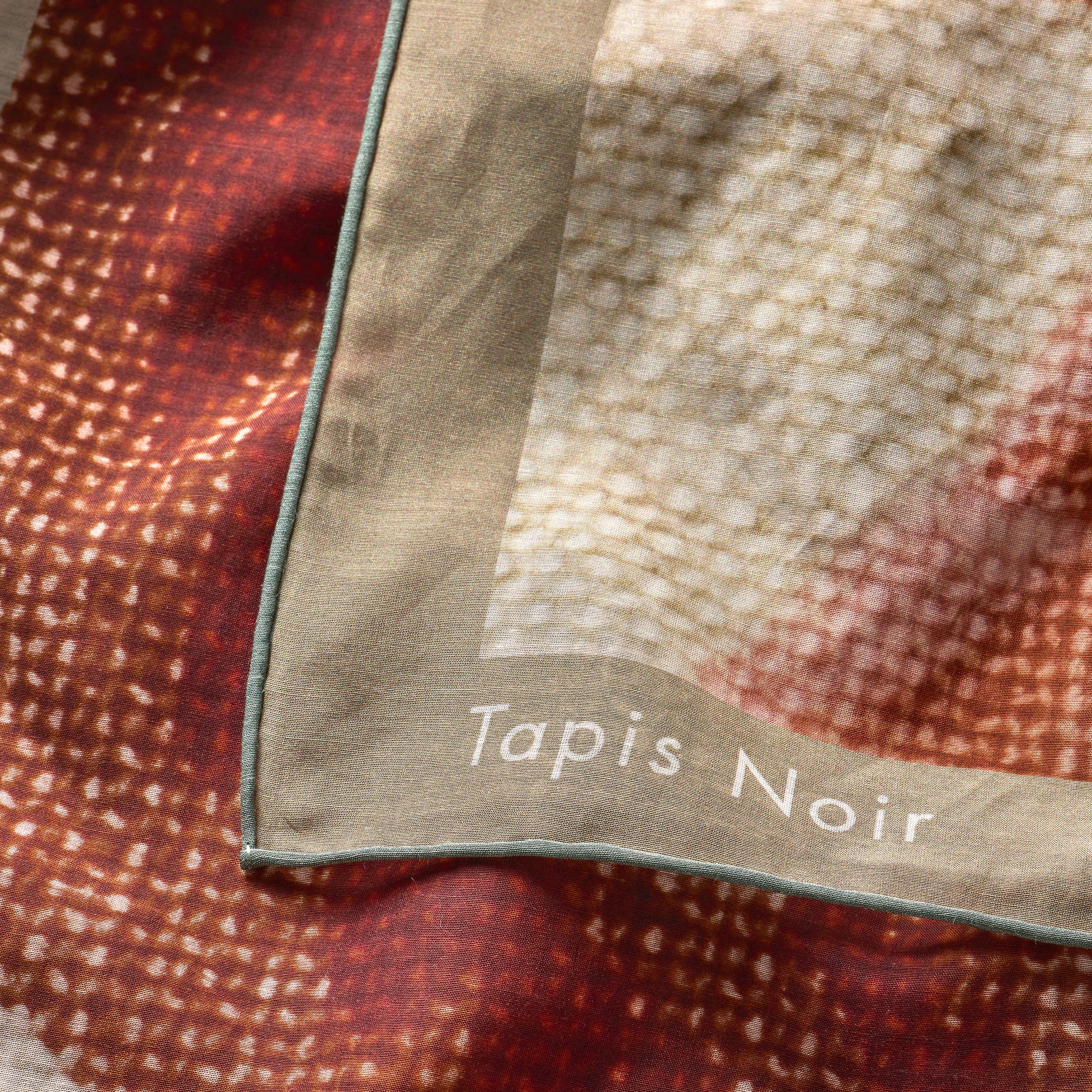 Tapis Noir Large Light Dusty Scarf Light Large Red