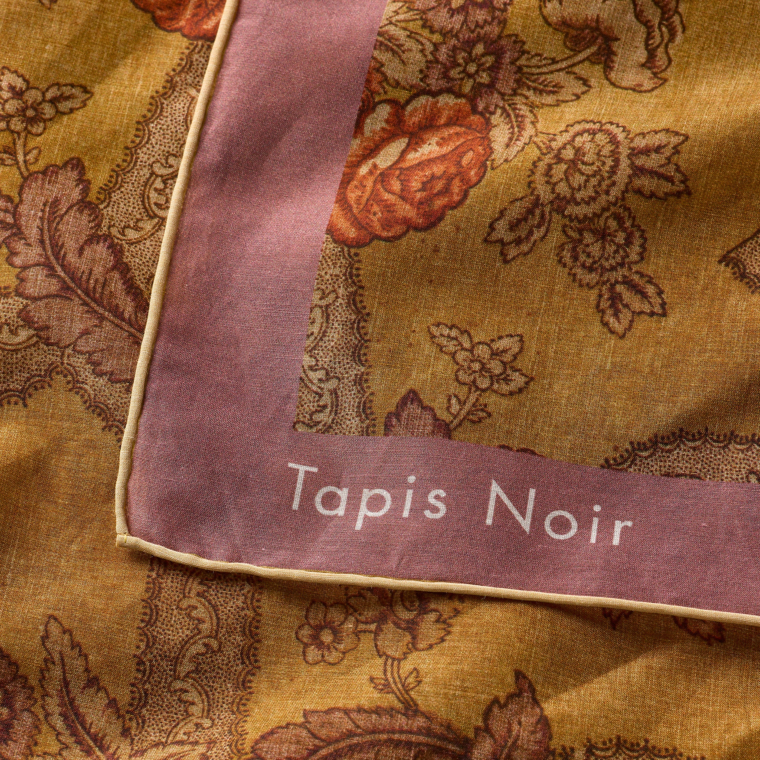 Tapis Noir Large Light Yellow Scarf Light Large Yellow