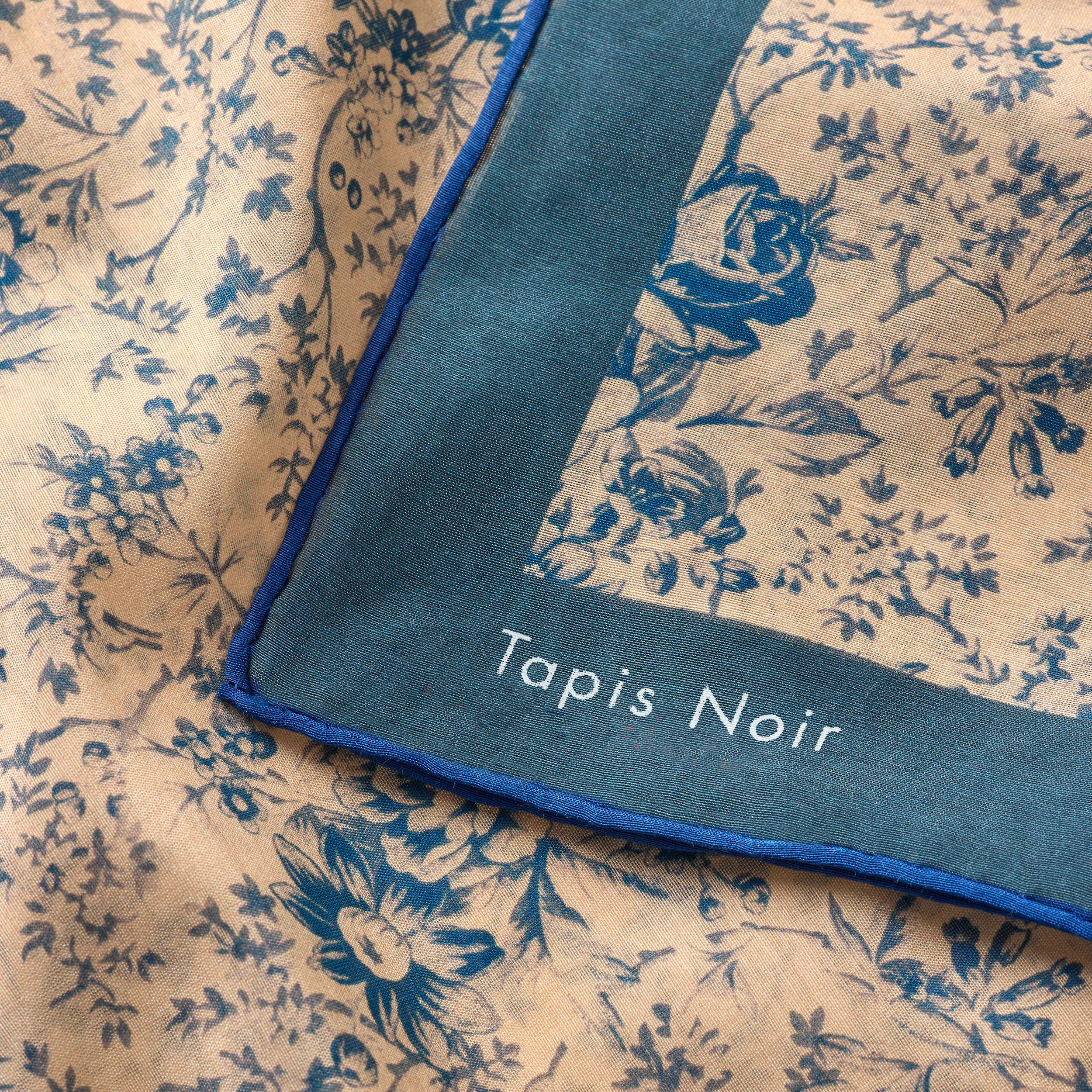 Tapis Noir Light Blue Flower Toile Scarf Light Blue