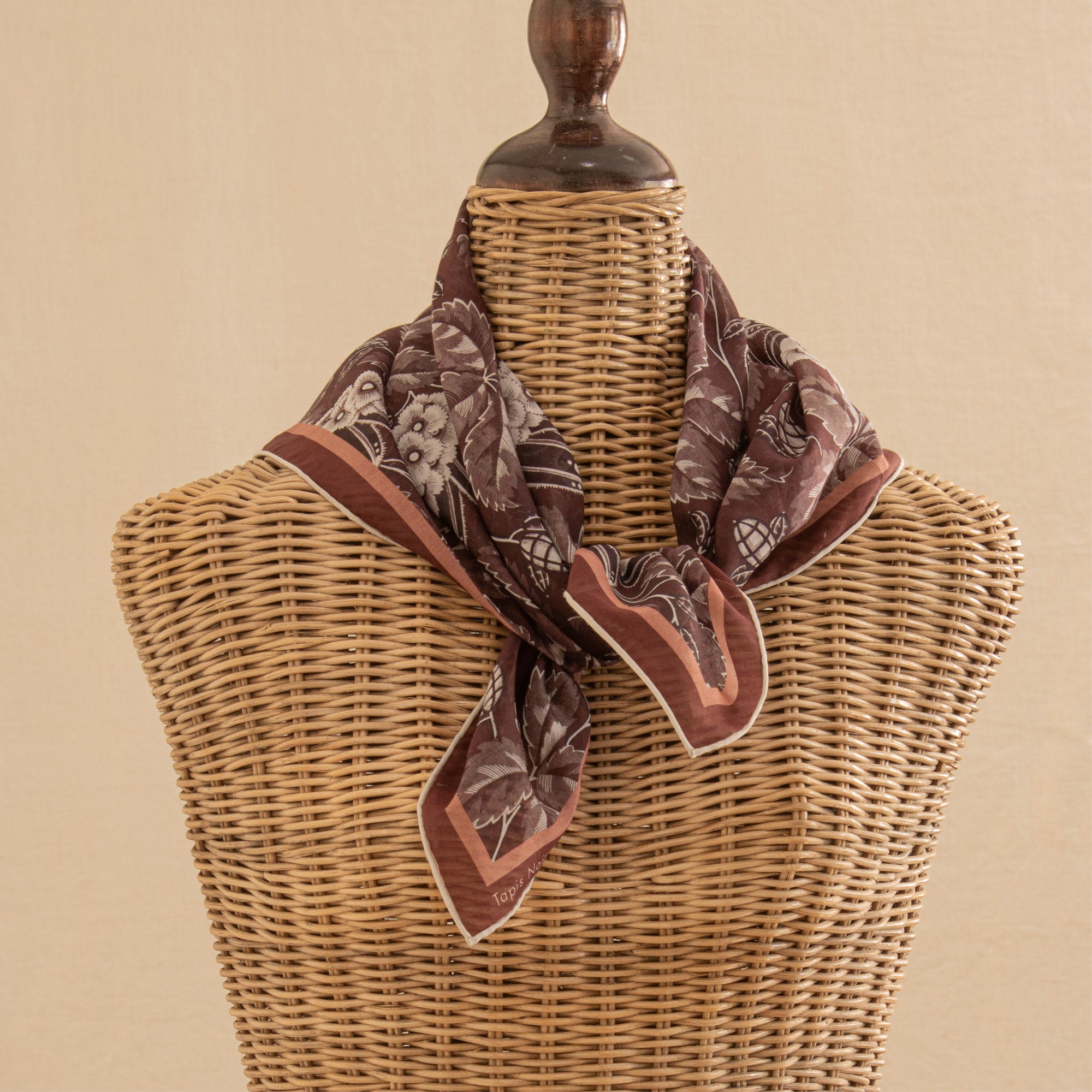 Tapis Noir Light Bordeaux Bloom Scarf Light Bordeaux