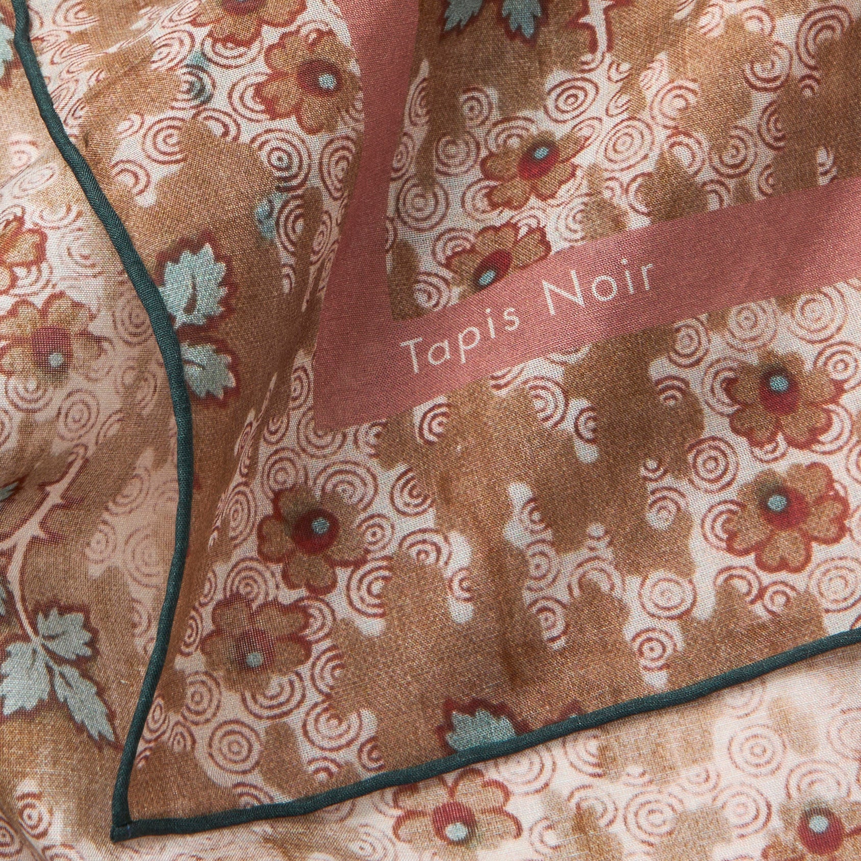 Tapis Noir Light Dakota Scarf Light Small (67x67cm) Beige