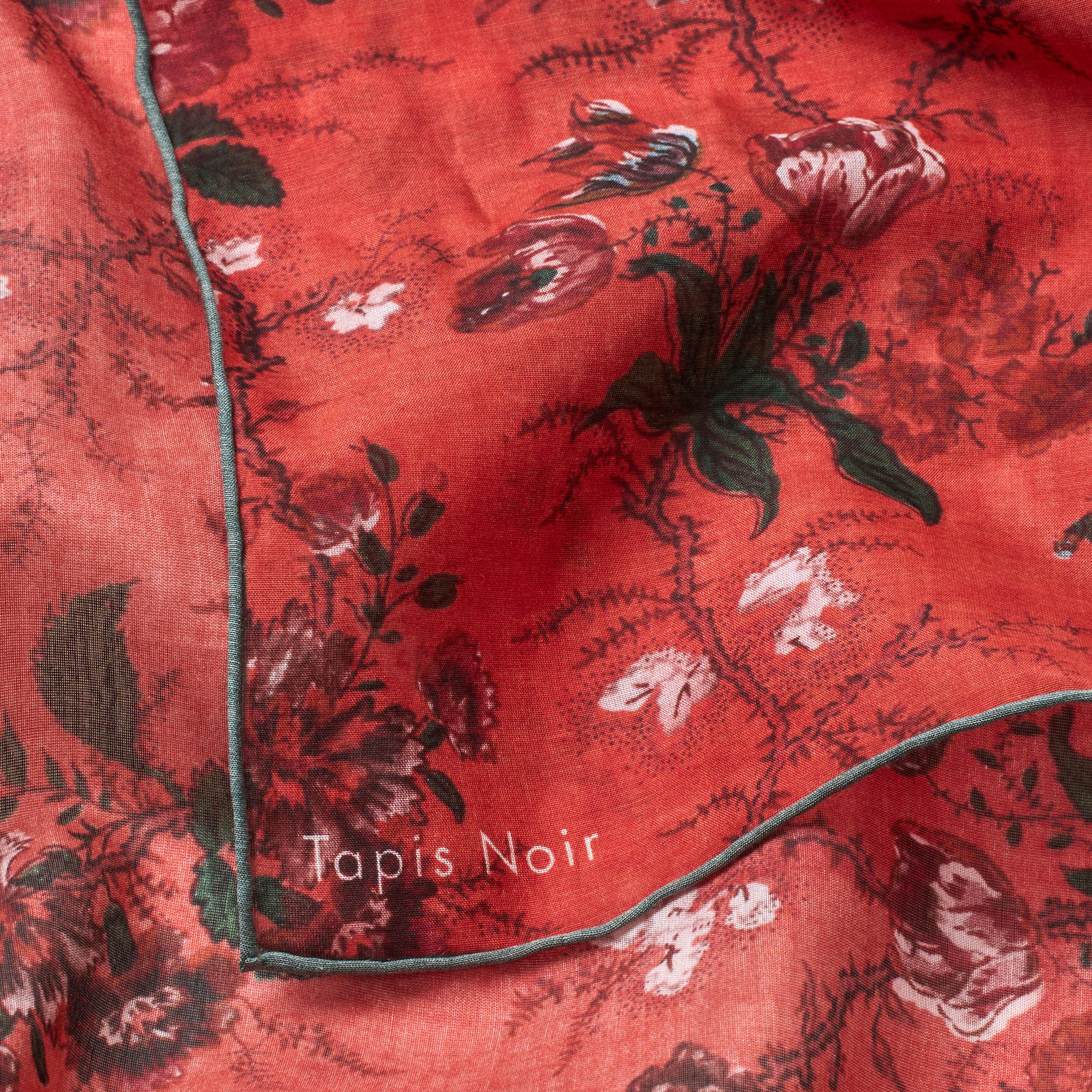 Tapis Noir Light Large Ellen Scarf Light Large (120x120cm) Red