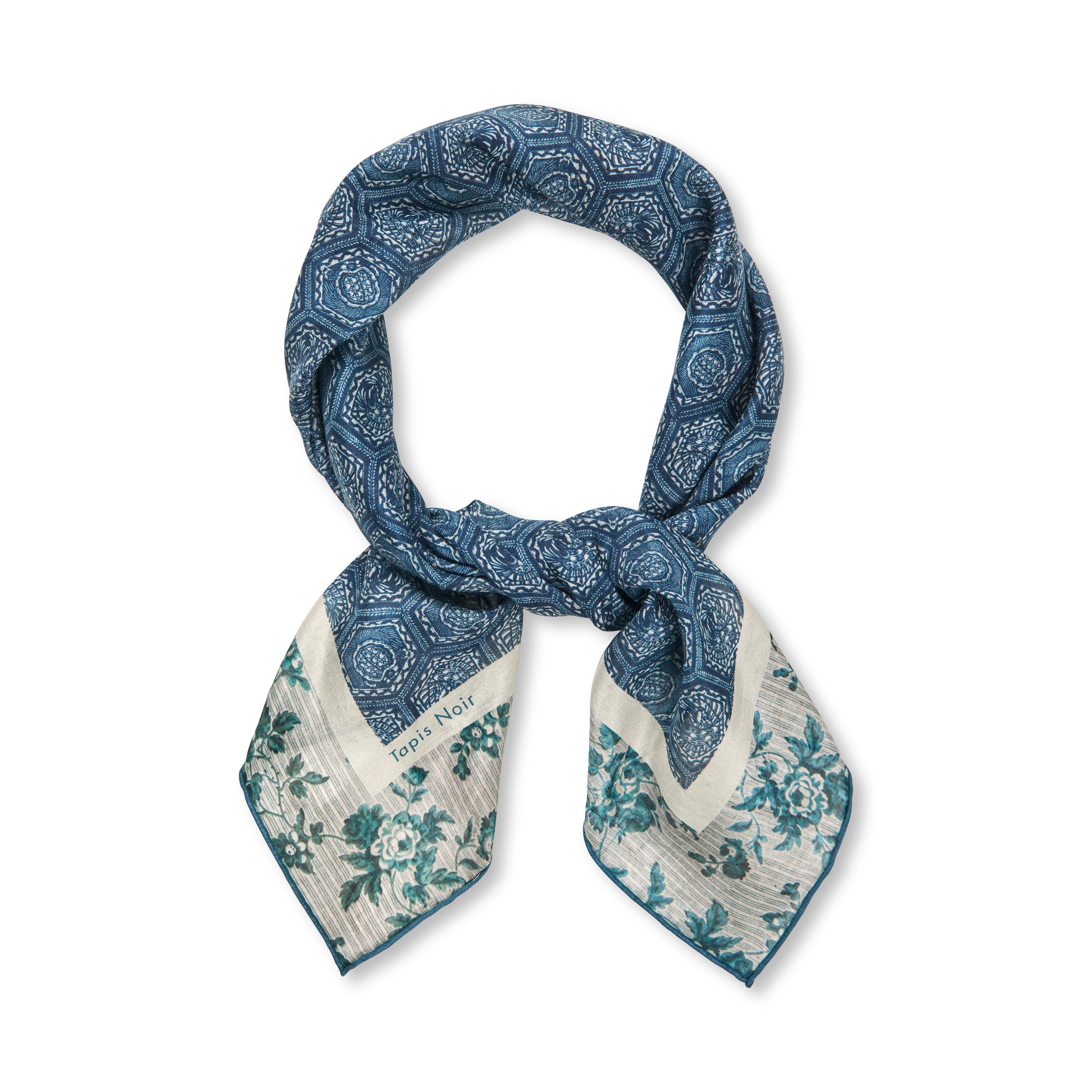 Tapis Noir Light Small Giovanna Scarf Light Small (67x67cm) Blue