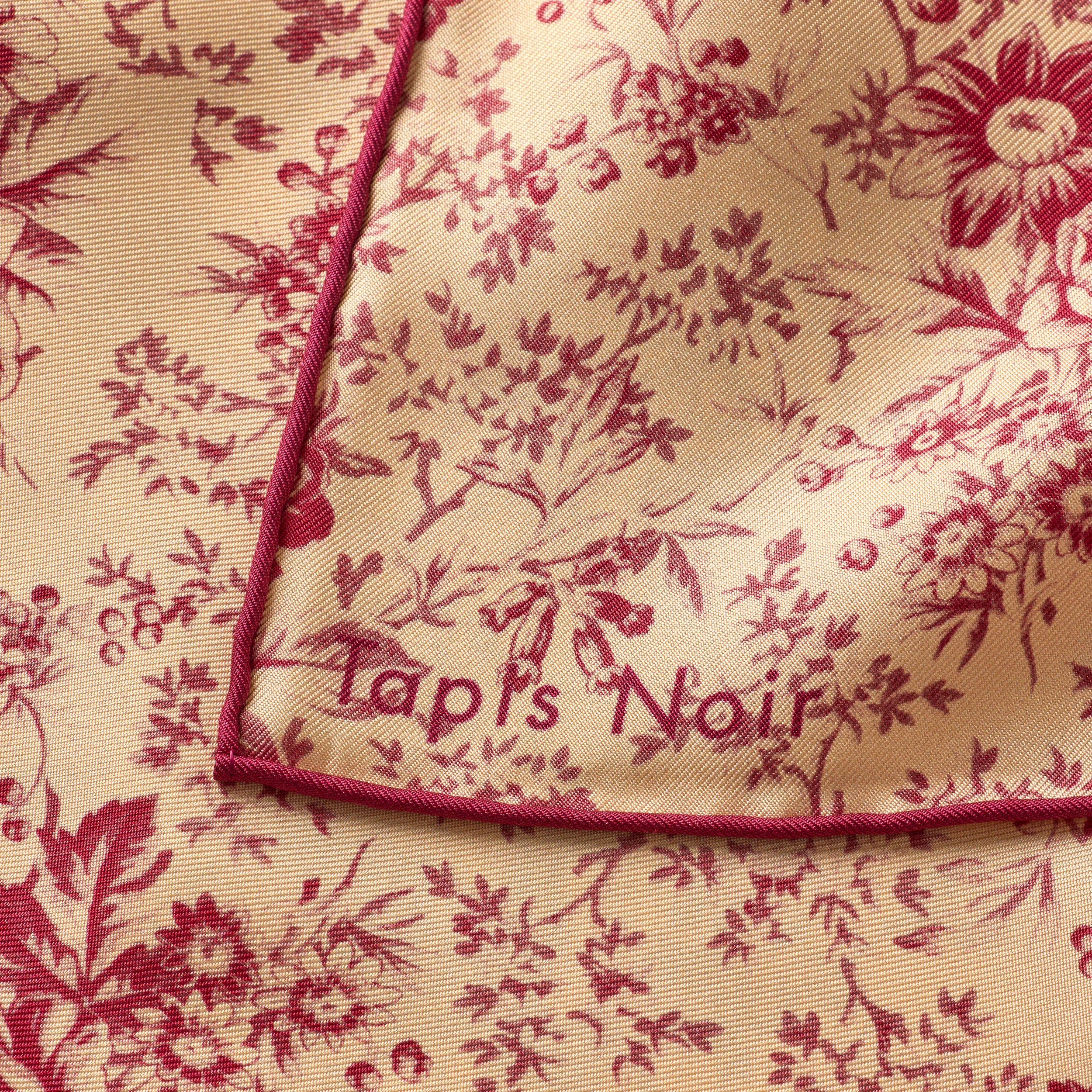 Tapis Noir Small Classical Pink Toile Scarf Small Classical Red